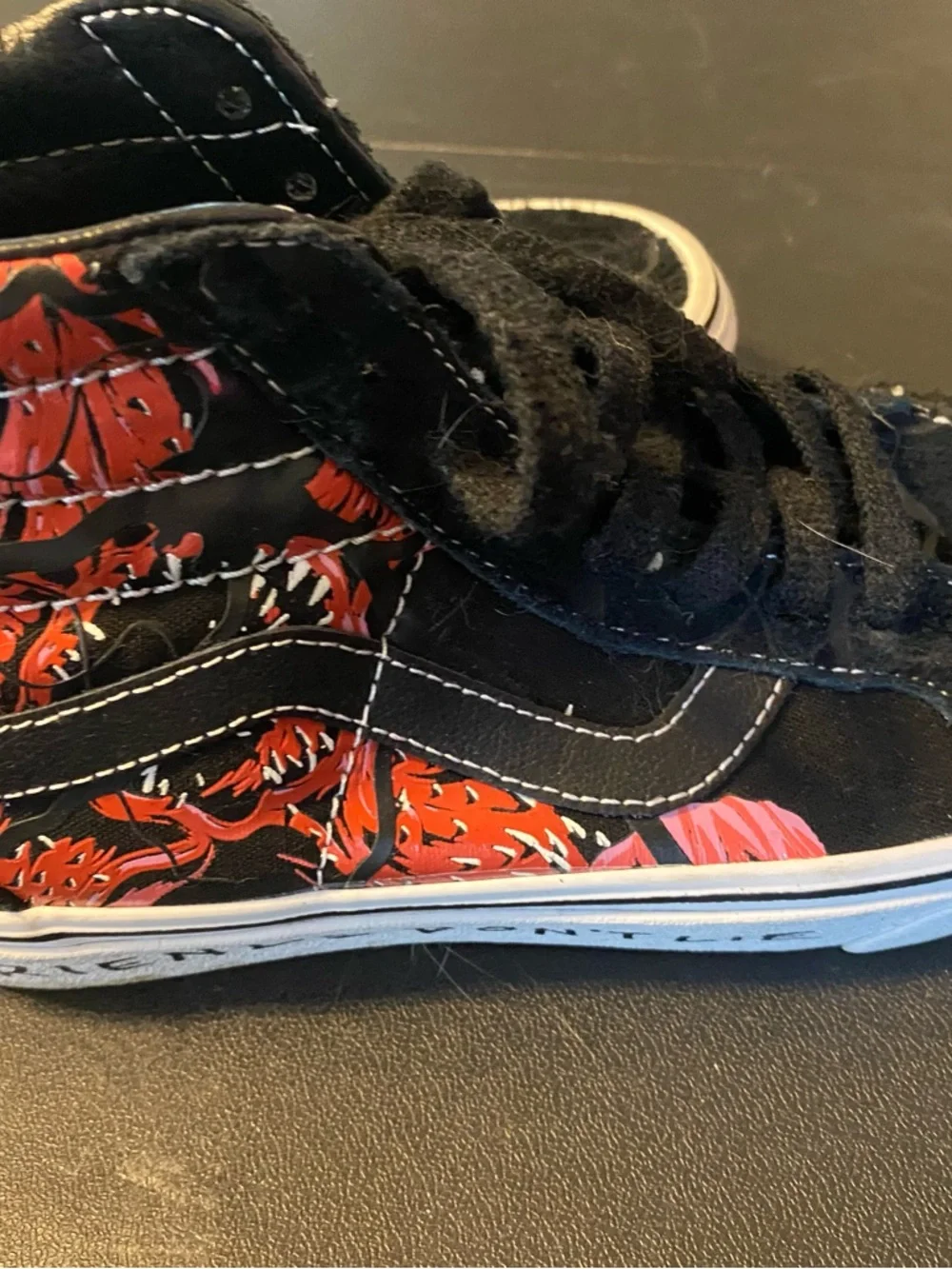 STRANGER THINGS Vans Red and Black Print high-top sneakers - Picture 2 of 14